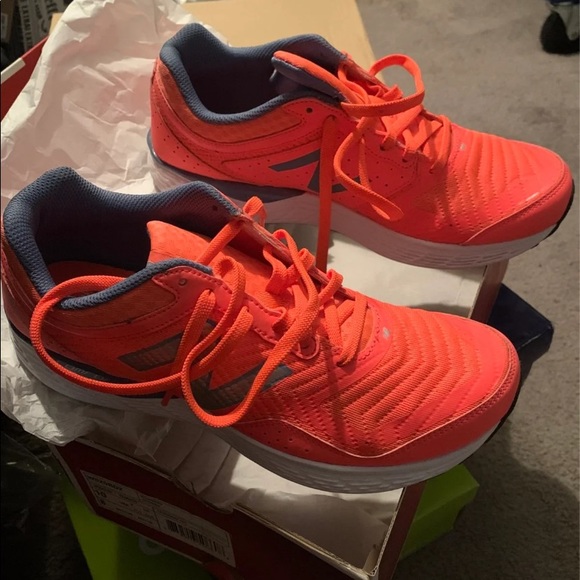 New Balance - Picture 2 of 6